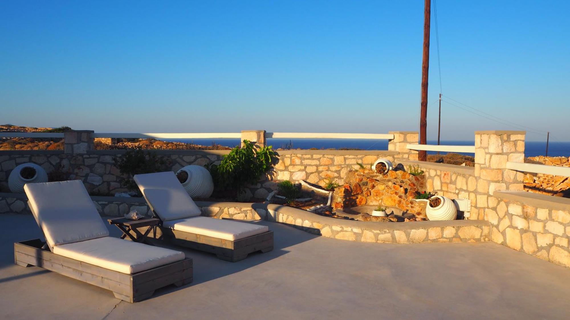 Ataraxia- Stonebuilt And Holiday home Kimolos